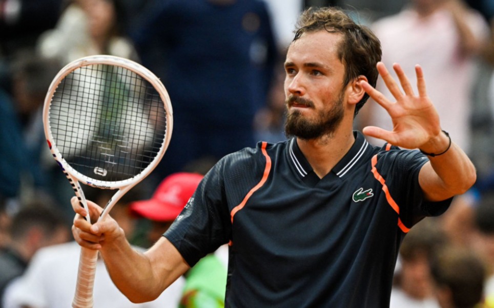 开云平台-世界网球队绝杀英国网球队，梅德韦杰夫制霸全场的简单介绍