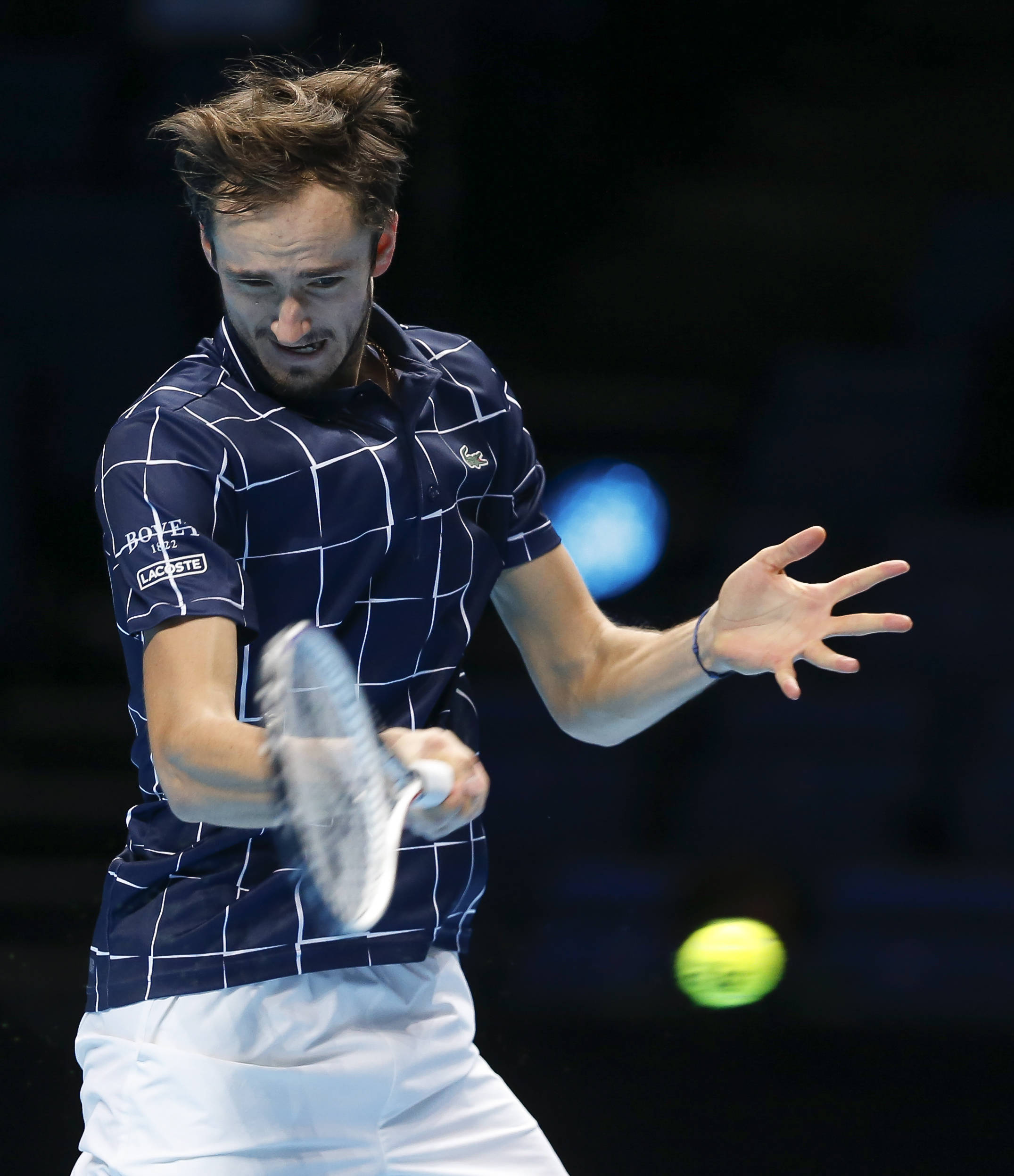 世界网球队绝杀英国网球队，梅德韦杰夫制霸全场的简单介绍