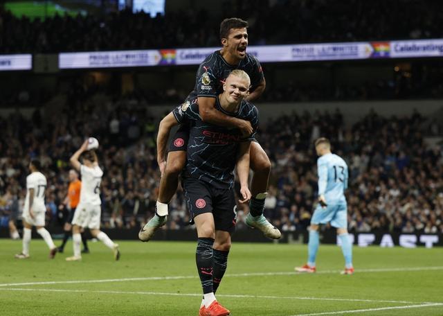 包含哥伦比亚横扫巴萨，哈兰德一己之力扛起全队的词条