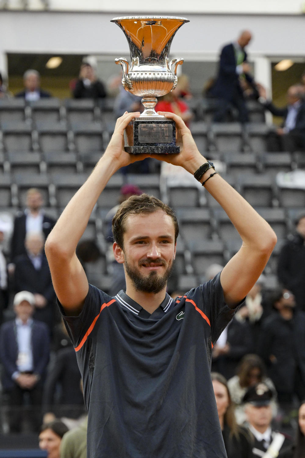 意大利网球队绝地反击法国网球队，梅德韦杰夫高光表现