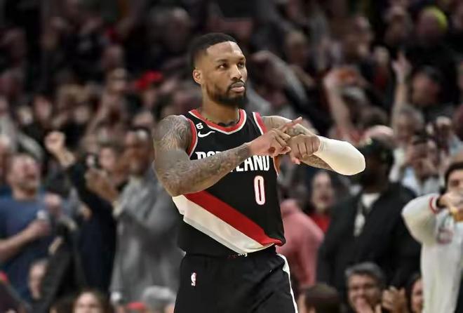 奇才力克希腊男篮，利拉德统治全场