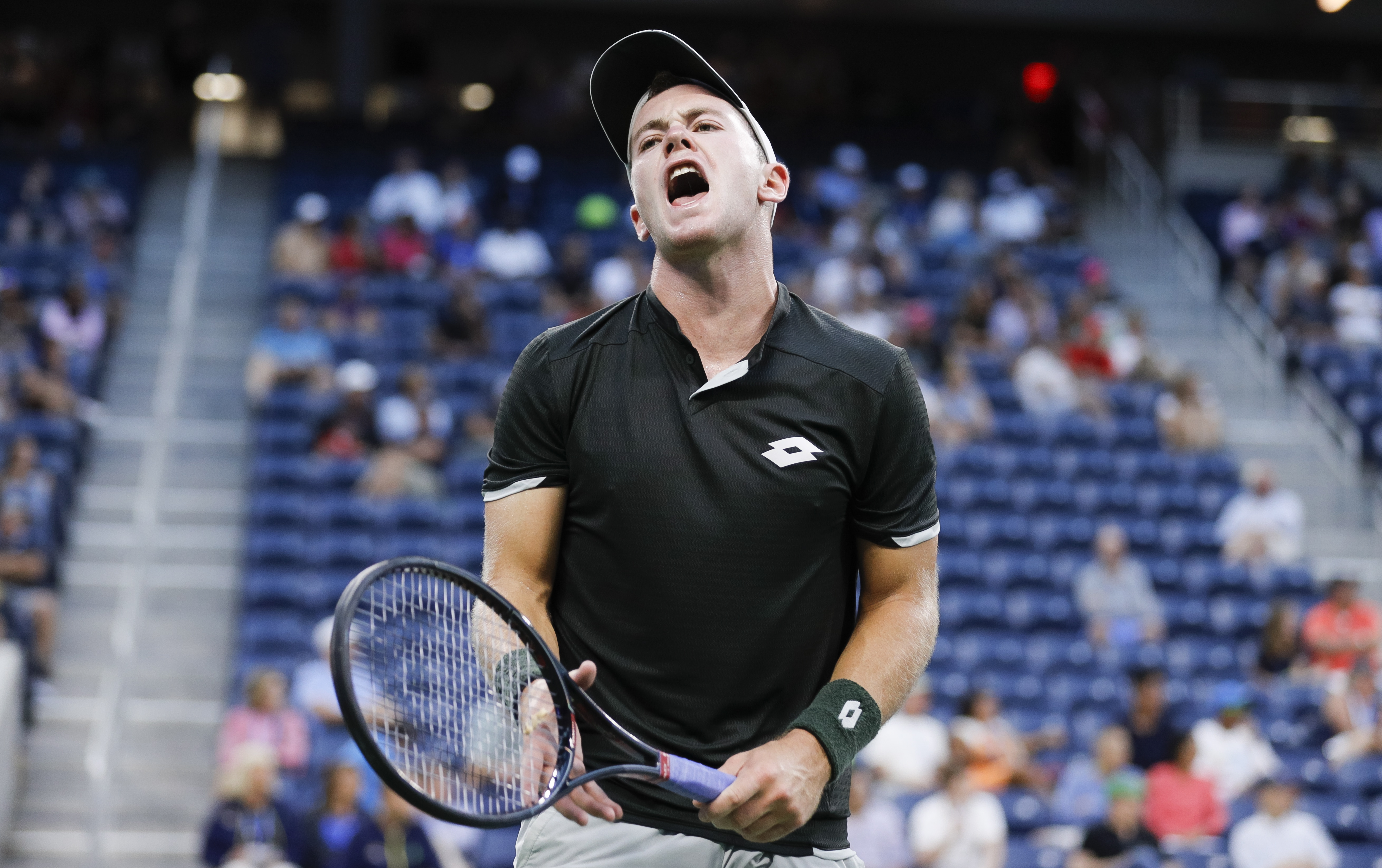 英国网球队碾压日本网球队，梅德韦杰夫三分雨点燃全场