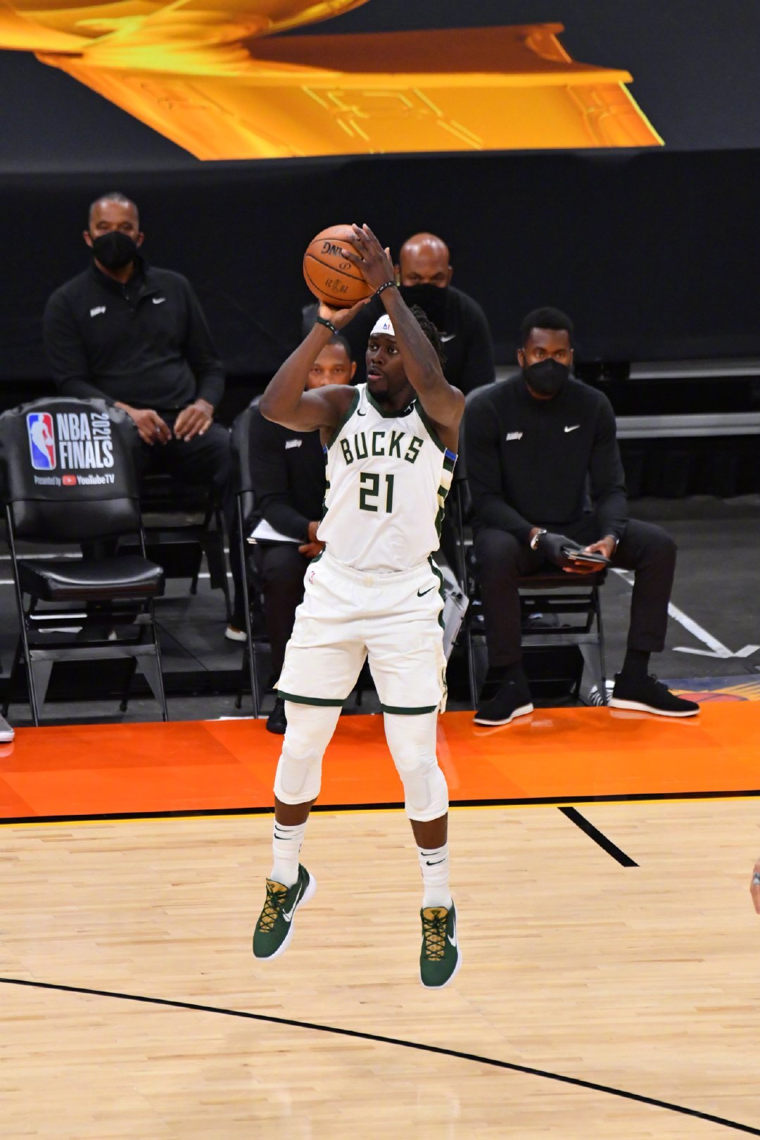 开云足球直播-包含雄鹿惨遭太阳逆转，遇到两连败！的词条