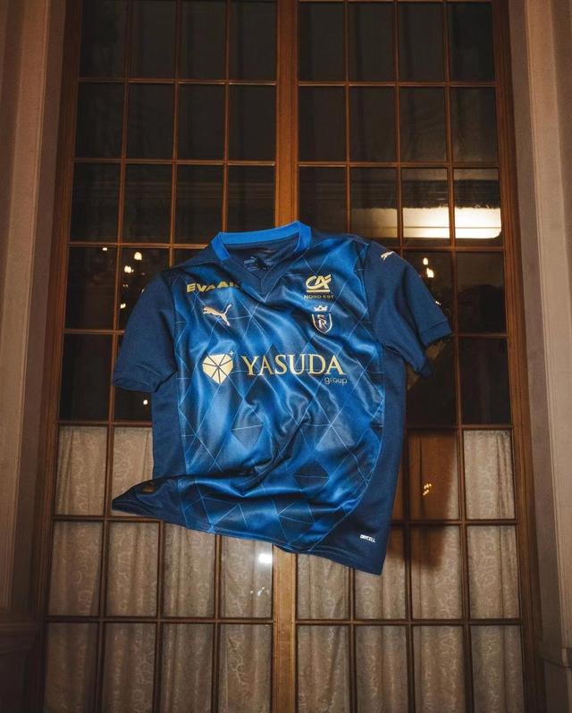 包含阿尔卑斯领头羊兰斯晋级法国杯四分之一决赛的词条