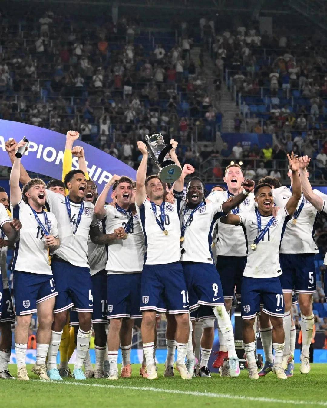 英格兰满载而归，成功晋级下一轮