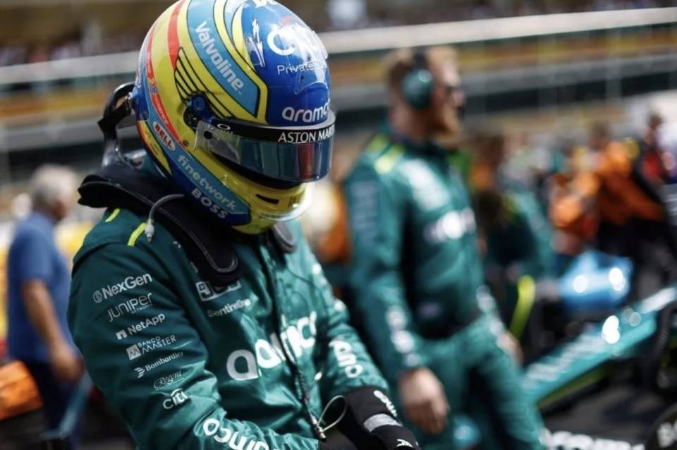 开云体育中国-阿斯顿马丁逆转雷诺车队,阿隆索扛起全队的简单介绍