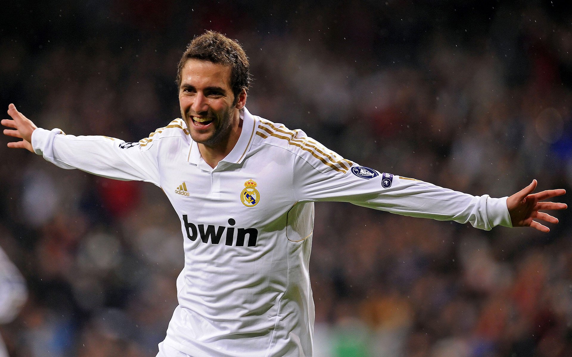 从科纳克里到加拉加斯，一粒进球如何点燃西非足球的百年梦想